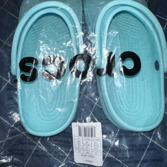 CROCS 🐊 Light Blue - NWT 🦋 - Picture 3 of 4